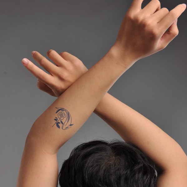 Vẽ Hoa Hồng Trên Tay Y Như Hình Xăm Thật  Draw roses on the arm like a  real tatto  YouTube